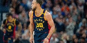 勇士官方：库里今天参加了训练 对阵热火的比赛出战成疑