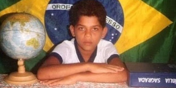 巴西队球员房间有自己儿时照片 你猜得出谁是谁吗