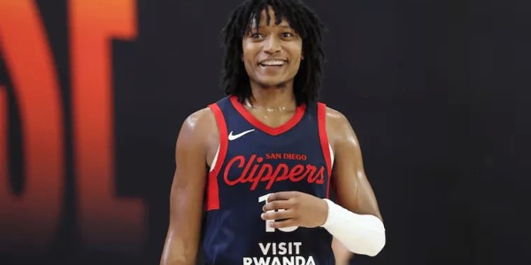 立博体育直通-泰泰-华盛顿全场出战10分钟，三分2中1得到3分1篮板2助攻